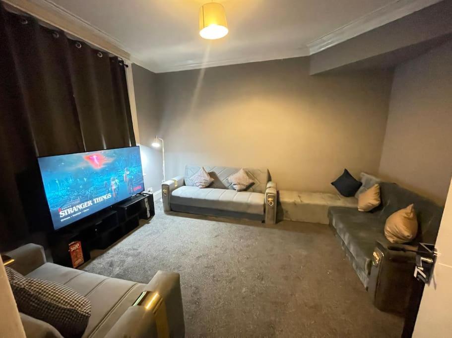 30 Percent Off Weekly Stays - 6 Bedroom House - 11 Beds Blackpool Dış mekan fotoğraf
