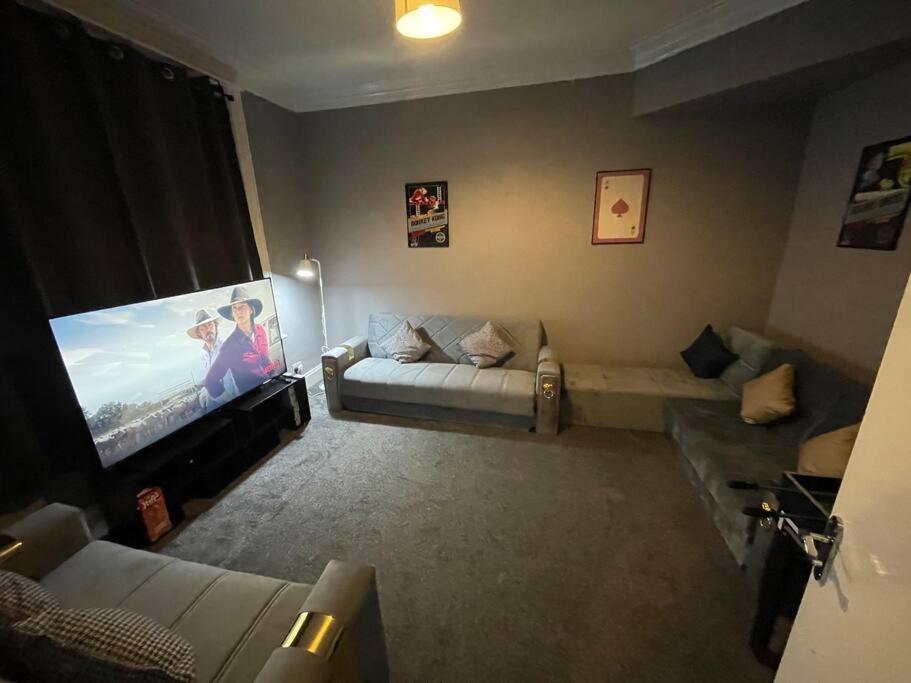 30 Percent Off Weekly Stays - 6 Bedroom House - 11 Beds Blackpool Dış mekan fotoğraf