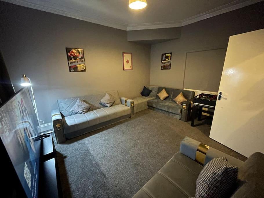 30 Percent Off Weekly Stays - 6 Bedroom House - 11 Beds Blackpool Dış mekan fotoğraf
