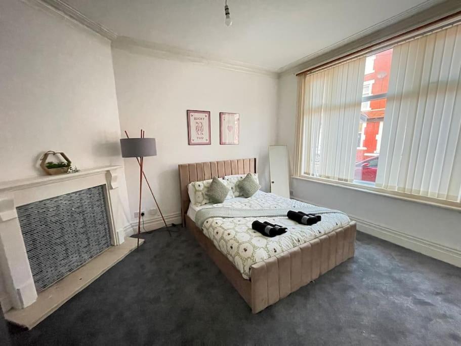 30 Percent Off Weekly Stays - 6 Bedroom House - 11 Beds Blackpool Dış mekan fotoğraf
