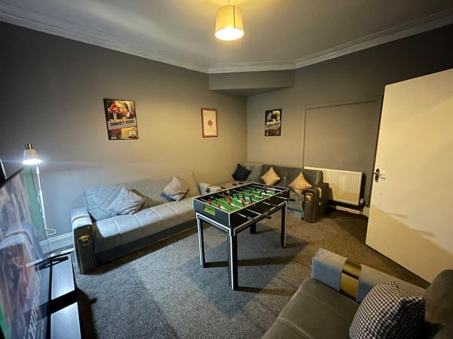 30 Percent Off Weekly Stays - 6 Bedroom House - 11 Beds Blackpool Dış mekan fotoğraf