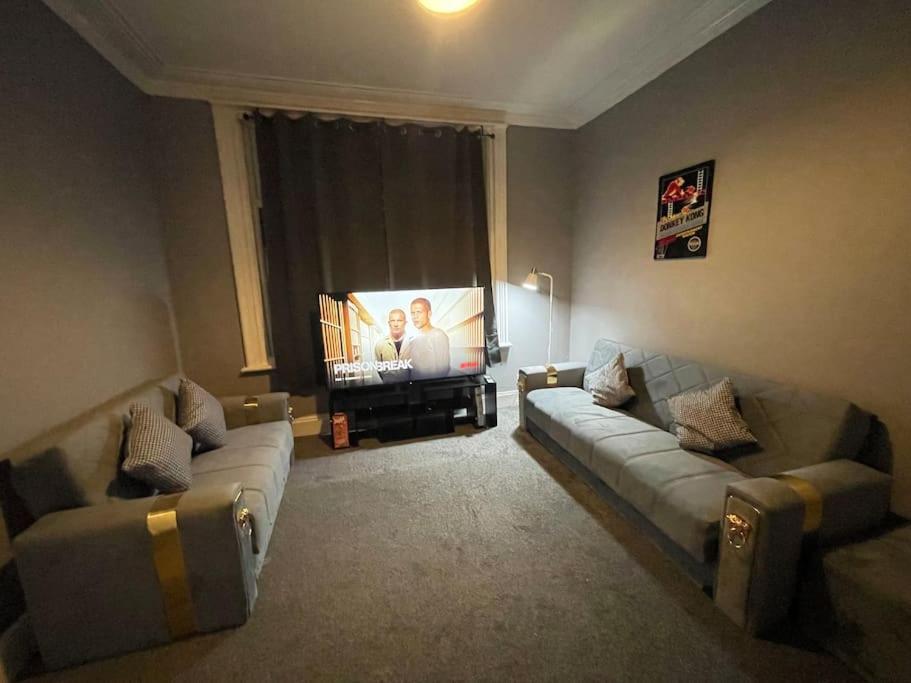 30 Percent Off Weekly Stays - 6 Bedroom House - 11 Beds Blackpool Dış mekan fotoğraf